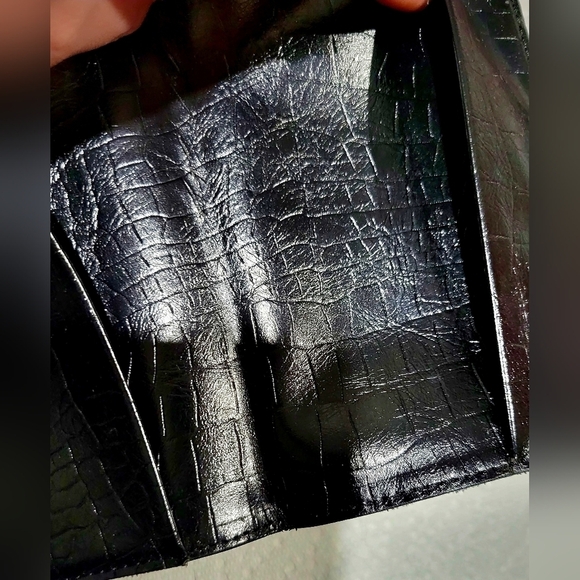 black leather passport wallet - Picture 5 of 7